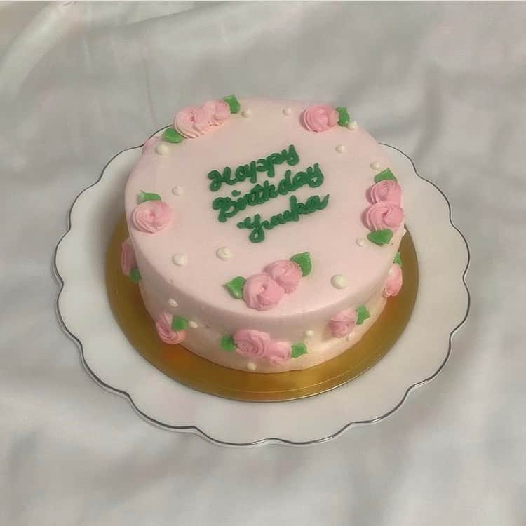 bis_web bis [ビス] さんのインスタグラム写真 - (bis_web bis [ビス] Instagram)「﻿ 🎂センイルケーキ💐﻿ ﻿ カラフルで可愛いバースデーケーキ“センイルケーキ”🧁﻿ お店でオーダーするのはもちろん、自分で作るのも楽しそう❤︎❤︎﻿ 気になるお店をピックアップしました🧸🎁﻿ ﻿ ☑︎ ドルチェマリリッサ（@dolce_maririsa）﻿ 推しのバースデーのポストで見かける可愛いケーキはこちらのお店のものかも？一度はオーダーしてみたい❤︎﻿ ﻿ ︎︎︎︎☑︎ オールシーズカフェ（@toynobox）﻿ 淡くて甘い世界観が好きな方は必見なお店❤︎ ケーキの色からホイップの色やアイシングクッキー、フルーツまで自分好みにオーダーできるのが嬉しい。﻿ ﻿ ︎︎︎︎☑︎ kizarashi - 萌し - （@kizashi_space）﻿ 月を模したグラデーションや花のワンポイントなど、まるで芸術作品のようなデザインを楽しめます❤︎ 様々な色を組み合わせて作られるケーキは圧巻です。﻿ ﻿ 𝑻𝒉𝒂𝒏𝒌 𝒚𝒐𝒖!﻿ @tonight92_x ﻿ @__i_am_yuuka__ ﻿ @uranishihikaru ﻿ @_hnk.baby_ ﻿ @kizashi_space ﻿ ﻿ #センイルケーキ #バースデーケーキ #誕生日ケーキ #birthdaycake #デザインケーキ #オリジナルケーキ #オーダーケーキ #デコレーションケーキ #ドルチェマリリッサ #オールシーズカフェ #kizarashi #bis_web」8月30日 22時58分 - bis_web