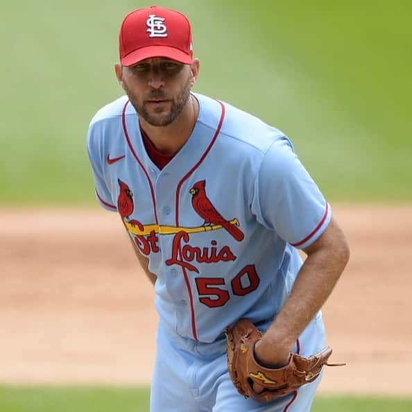 セントルイス・カージナルスさんのインスタグラム写真 - (セントルイス・カージナルスInstagram)「Turning 39, but still pitching like he’s in his prime. Happy Birthday Adam! 🎉」8月30日 23時16分 - cardinals