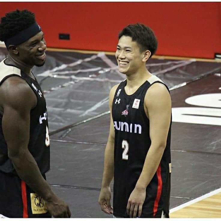 アイラ・ブラウンさんのインスタグラム写真 - (アイラ・ブラウンInstagram)「It felt so good to play in front of fans again!! #fullheart #osakaevessa #platform #12seasonsstrong  #blessedbeyondmeasure #osakastrong」8月30日 23時28分 - irabrown44