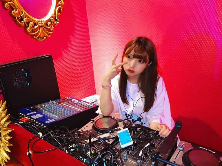 モ。ちゃんのインスタグラム：「🎲💭  . #撮影 #作品撮り #ねむたいガールズ #dj #スタジオ #新宿二丁目 #sinjuku #フリーメゾン #ねむたいカンパニー #萌え #サブカルチャー #selfie #自撮り女子 #加工アプリ #beautyplus #soda #撮影モデル #被写体 #model #ミスid #ミスid2020 #instaphoto #코스프레 #kawaiigirl  #japanesegirl #l4l  #tagforlikes  #followforfollowback」