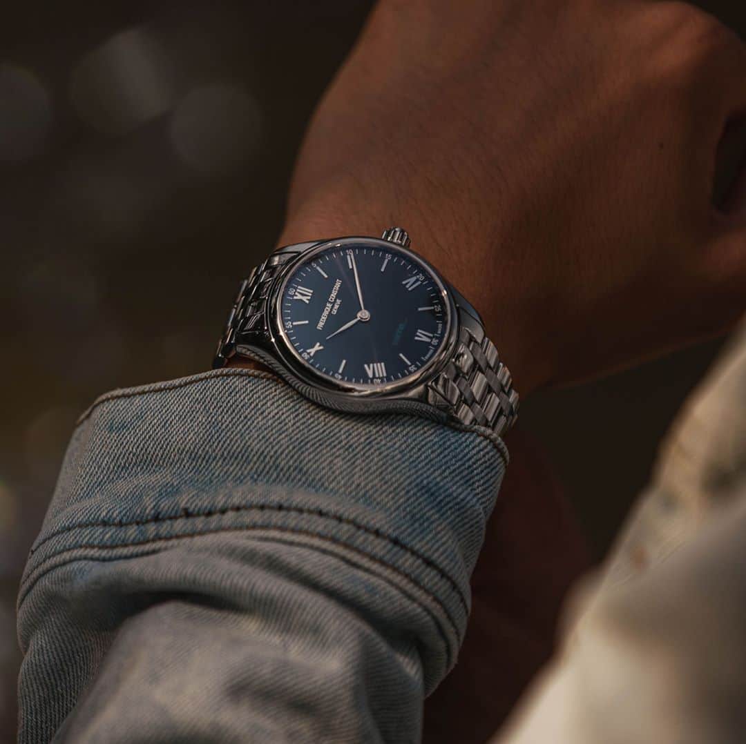 のインスタグラム：「This watch combines the best of both worlds. You can't even say it's a smartwatch, right ? #FrederiqueConstant #VitalitySmartwatch #AccessibleLuxury Check our bio to find out more about this watch. ⌚ Smartwatch Gents Vitality」