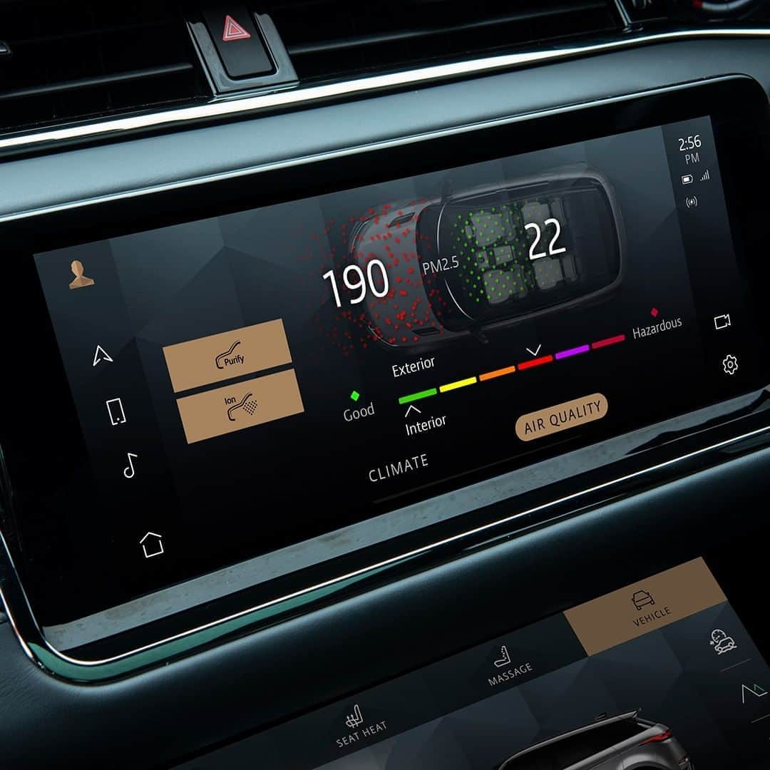 Land Roverさんのインスタグラム写真 - (Land RoverInstagram)「Experience breathtaking innovation with the new #RangeRover #Evoque's Cabin Air Filtration system which filters particulates, pollen, allergens or even strong smells, and lets you monitor air quality live on the Pivi infotainment system.   #PHEV #MHEV #HybridElectricVehicle #HybridSUV #LuxurySUV #4x4 #Carsofinstagram #Technology」8月31日 0時00分 - landrover