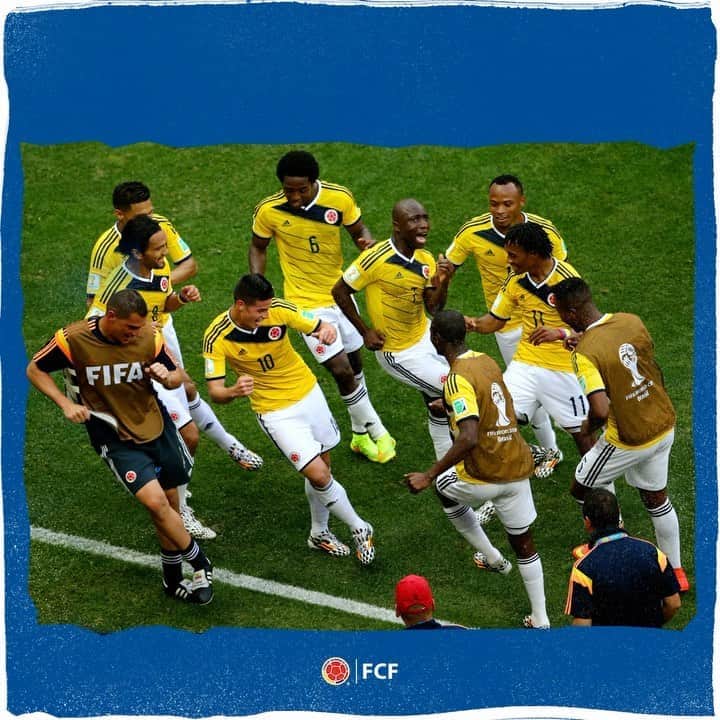 サッカー コロンビア代表チームのインスタグラム：「¡Ras Tas Tas! 🕺💃 !  ¿Puedes capturar el momento exacto de nuestra celebración? 🤔  ¡Comenta con tu respuesta 📲 😆 !」