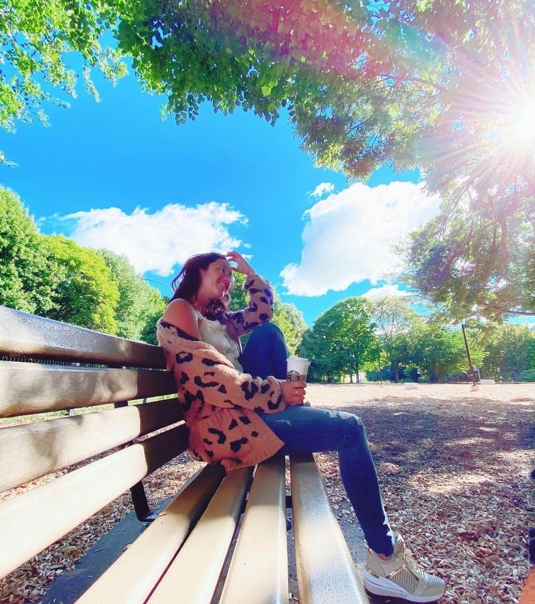 ケイトリン・オズモンドのインスタグラム：「You can’t pour from an empty cup... take care of yourself first.  • • Being around people and feeling their energies is fantastic. Joining together and making changes in the world is inspiring. Thought amongst all that, be sure to take time for yourself and recharge your own batteries. You can only give as much as you have within you and that cup can empty. Do something that makes you smile... breathe... relax... feel your body recharge and then take on the world.  • • • #sundayinspiration #mentalhealthmatters #personaldays #relax #breathe #smile」