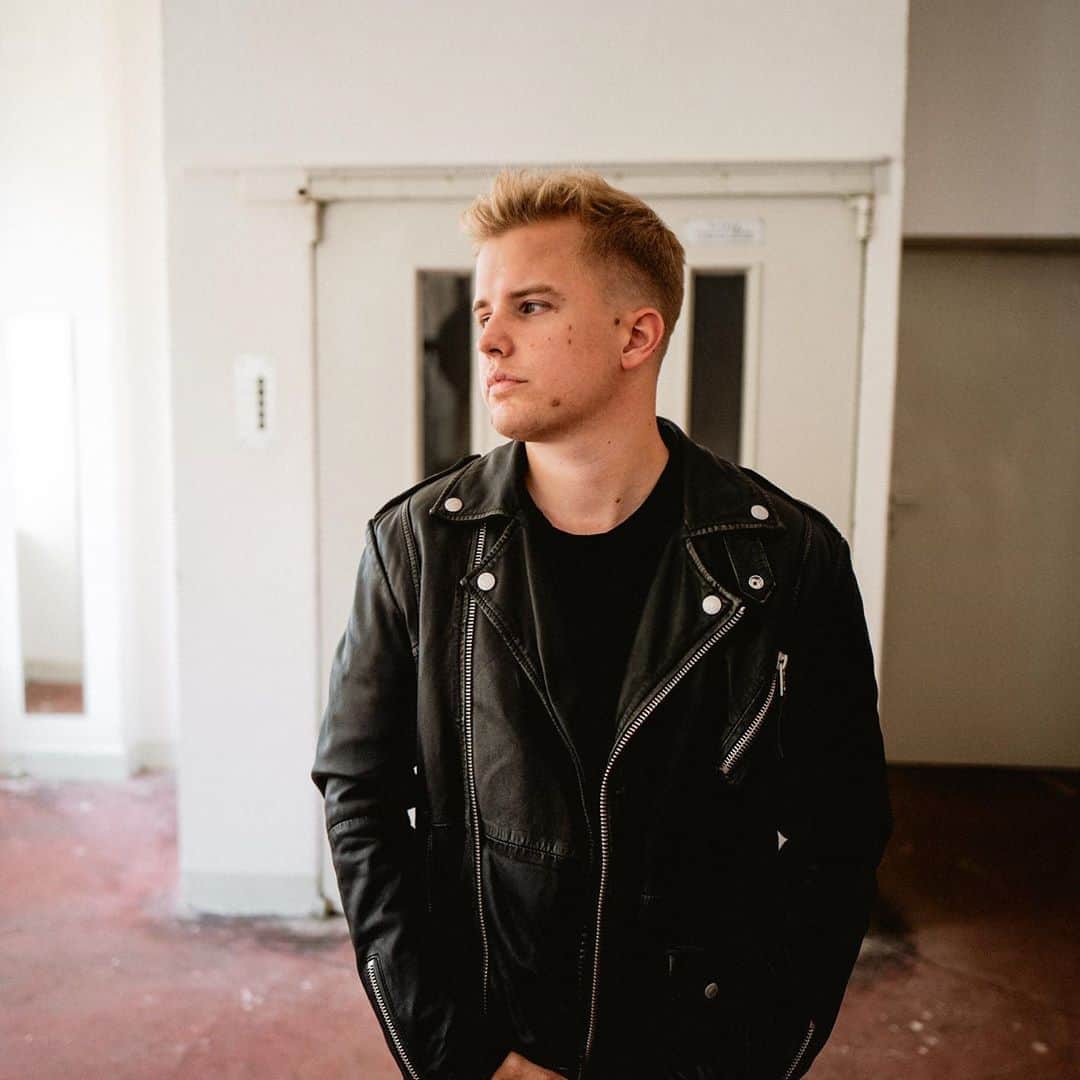 Kayefのインスタグラム：「Eine sehr produktive Woche in Berlin gehabt, jetzt geht‘s wieder heim und die nächsten Tage drehen wir auch schin ein neues Musikvideo 🤟🏻🔥🎥」