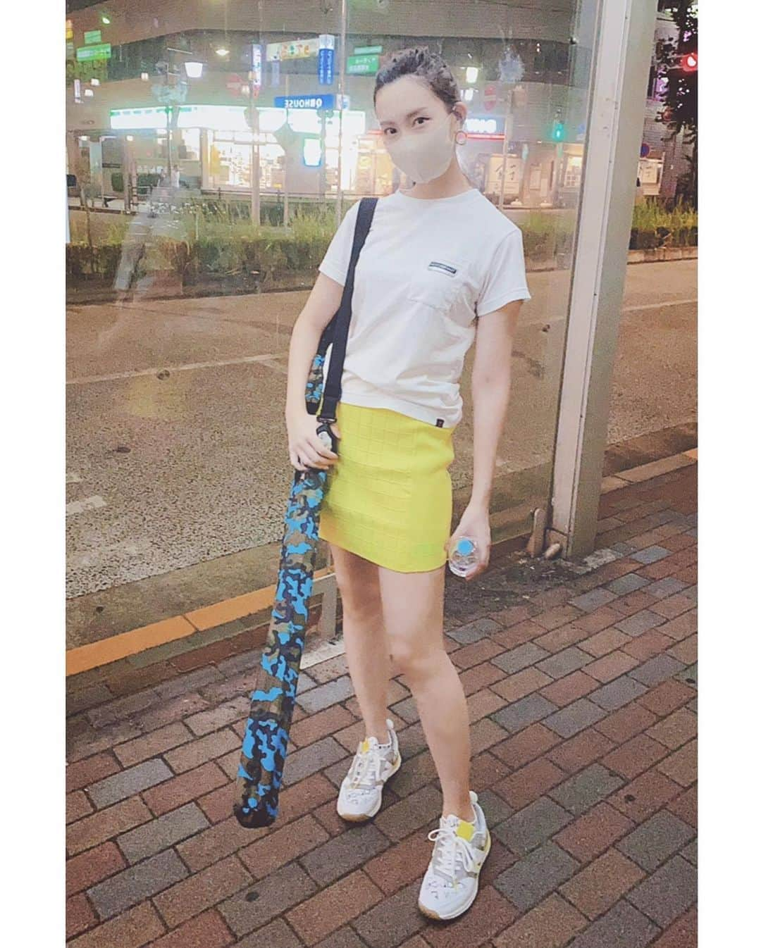 中島亜莉沙さんのインスタグラム写真 - (中島亜莉沙Instagram)「れんすーれんすー🏌️‍♀️ . ウェア @newbalancegolf_japan  ストレッチ効いてるスカートにTシャツ合わせてみたお ✌🏻💛 #練習は裏切らない #あれ今年練習行ったの #片手で数えれるレベル #newbalancegolf #golf #golf swing #golfwear #ゴルフ #ゴルフ女子 #打ちっぱなし #ゴルフスイング #スイング動画 #ニューバランスゴルフ」8月31日 0時25分 - arisan_days