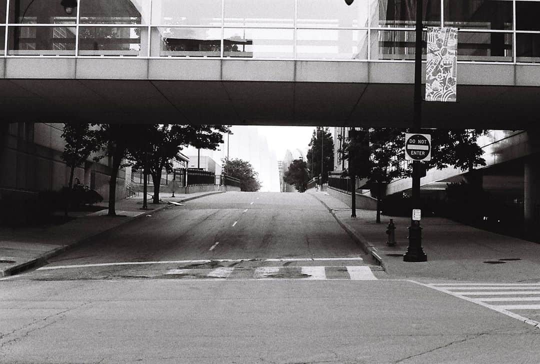 Robert Bingamanのインスタグラム：「Sunday, Kansas City.」
