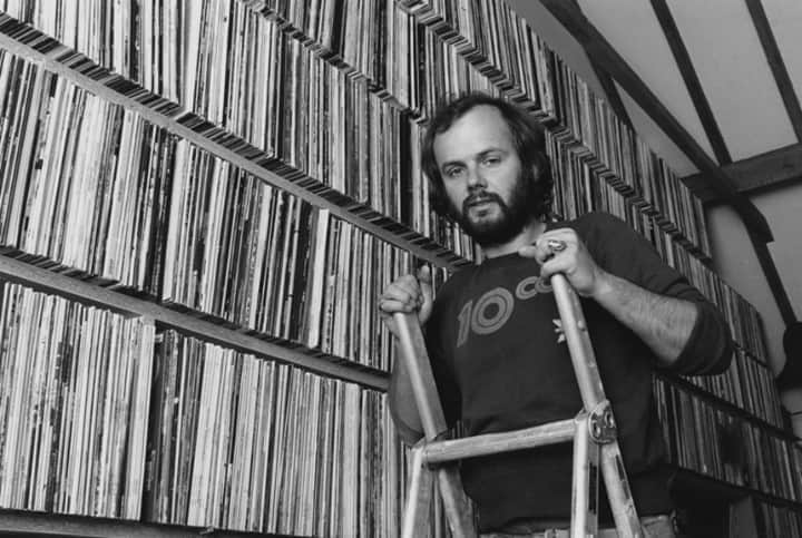 アンダーグラウンドのインスタグラム：「Happy Birthday to the late great John Peel. A prophetic DJ with an innate ability to pick out an upcoming band before the band had even settled on its own name.⁠ ⁠ And that's what you call a vinyl collection.⁠ ⁠ Support the Independent Vinyl Stores⁠ Support the indie label⁠ Support local music⁠ Support women in music⁠ Support diversity in music.」