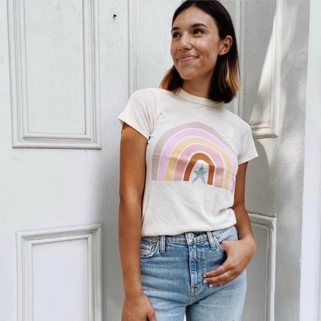 チェイサーのインスタグラム：「Count your rainbows 🌈  not your thunderstorms ⛈ @whimboutique #graphictee #chaserbrand #bandtee #rainbowgraphic #tshirtstyle #casualstyle Style: CW7393-CHA5285-AULT」