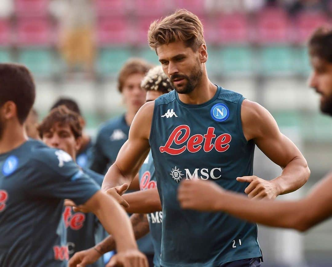 SSCナポリさんのインスタグラム写真 - (SSCナポリInstagram)「⛰⚽️  ‪#SSCNSummer20‬ ‪#Abruzzo20‬ 💙 ‪#ForzaNapoliSempre‬」8月31日 1時14分 - officialsscnapoli