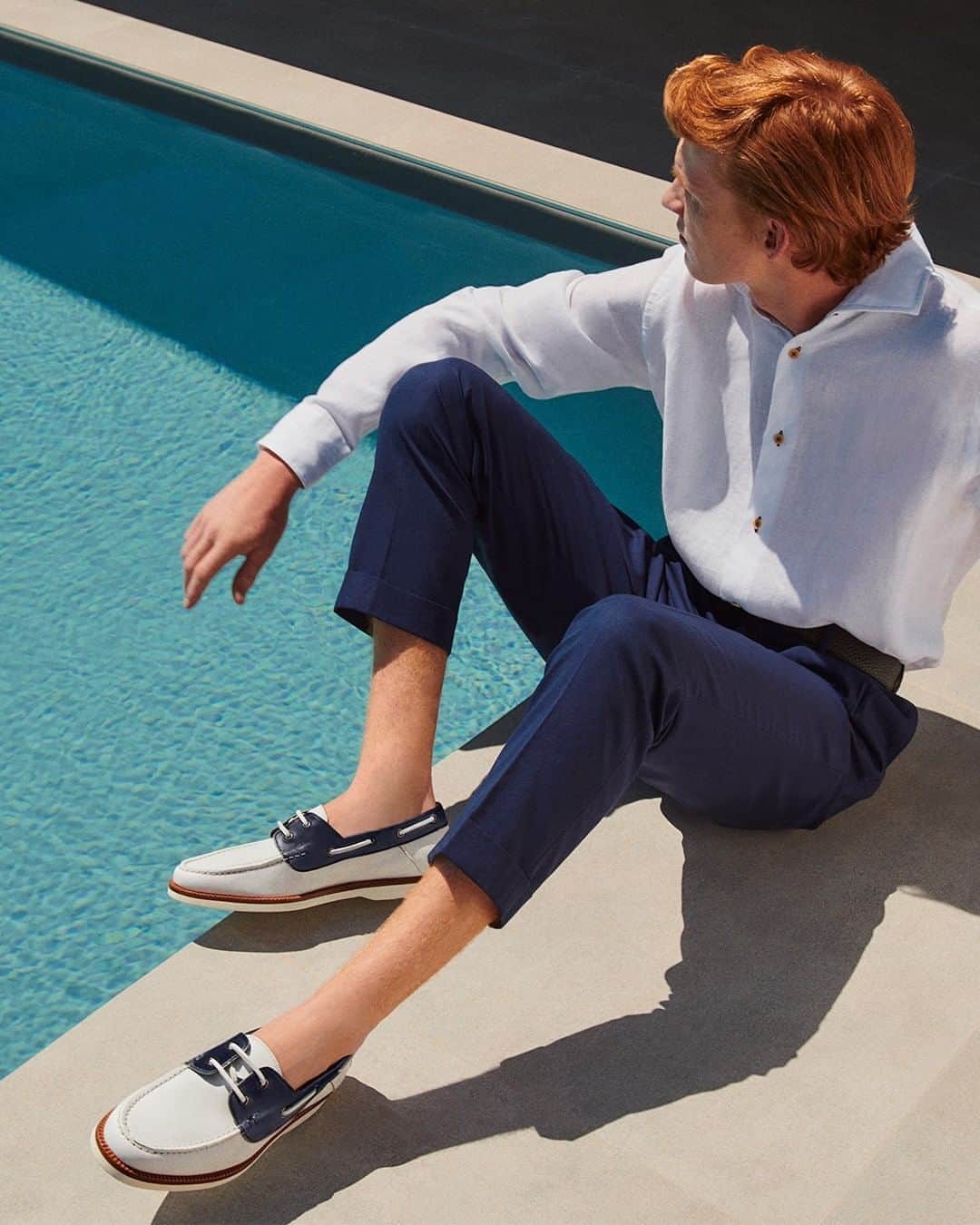 サントーニのインスタグラム：「Less is more with our leather boat shoe.  #Santoni #madeinSantoni #SantoniSS20 #makersofbeauty」