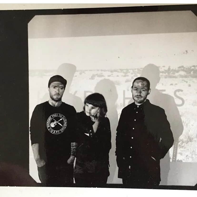 CHVRCHESさんのインスタグラム写真 - (CHVRCHESInstagram)「Reflections you used to see never look alike to me.」8月31日 1時47分 - chvrches