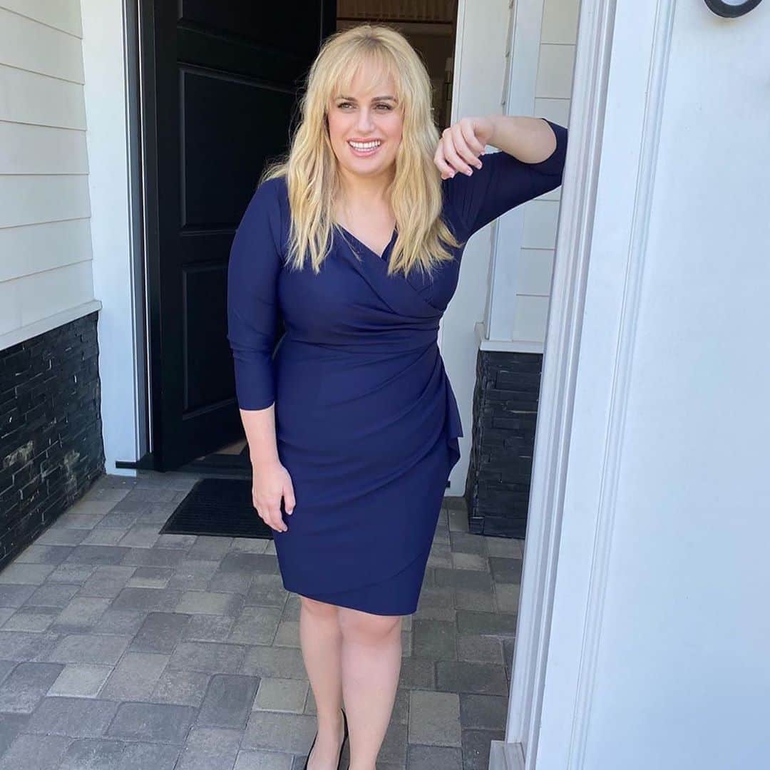 E! Onlineさんのインスタグラム写真 - (E! OnlineInstagram)「Rebel Wilson declared 2020 her "Year of Health," and has been busting her butt to shed pounds left and right. All the ways she's doing it—including her trainer's super doable tips—are at the link in our bio. (📷: Instagram)」8月31日 2時01分 - enews