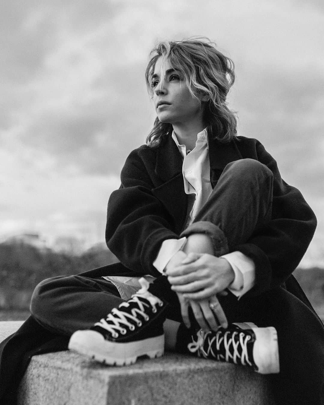 アリス・アイザズのインスタグラム：「Homesick is coming.. By @alex__crk」