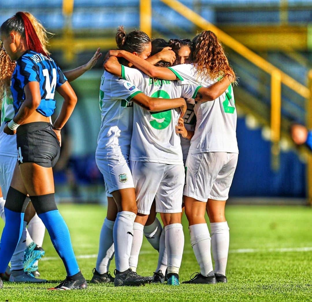 USサッスオーロ・カルチョさんのインスタグラム写真 - (USサッスオーロ・カルチョInstagram)「Sassuolo travolgente a Milano! Le neroverdi vincono 4-1 in casa dell'Inter! 💪   #InterSassuolo #SerieAFemminile #ForzaSasol 🖤💚」8月31日 2時47分 - sassuolocalcio