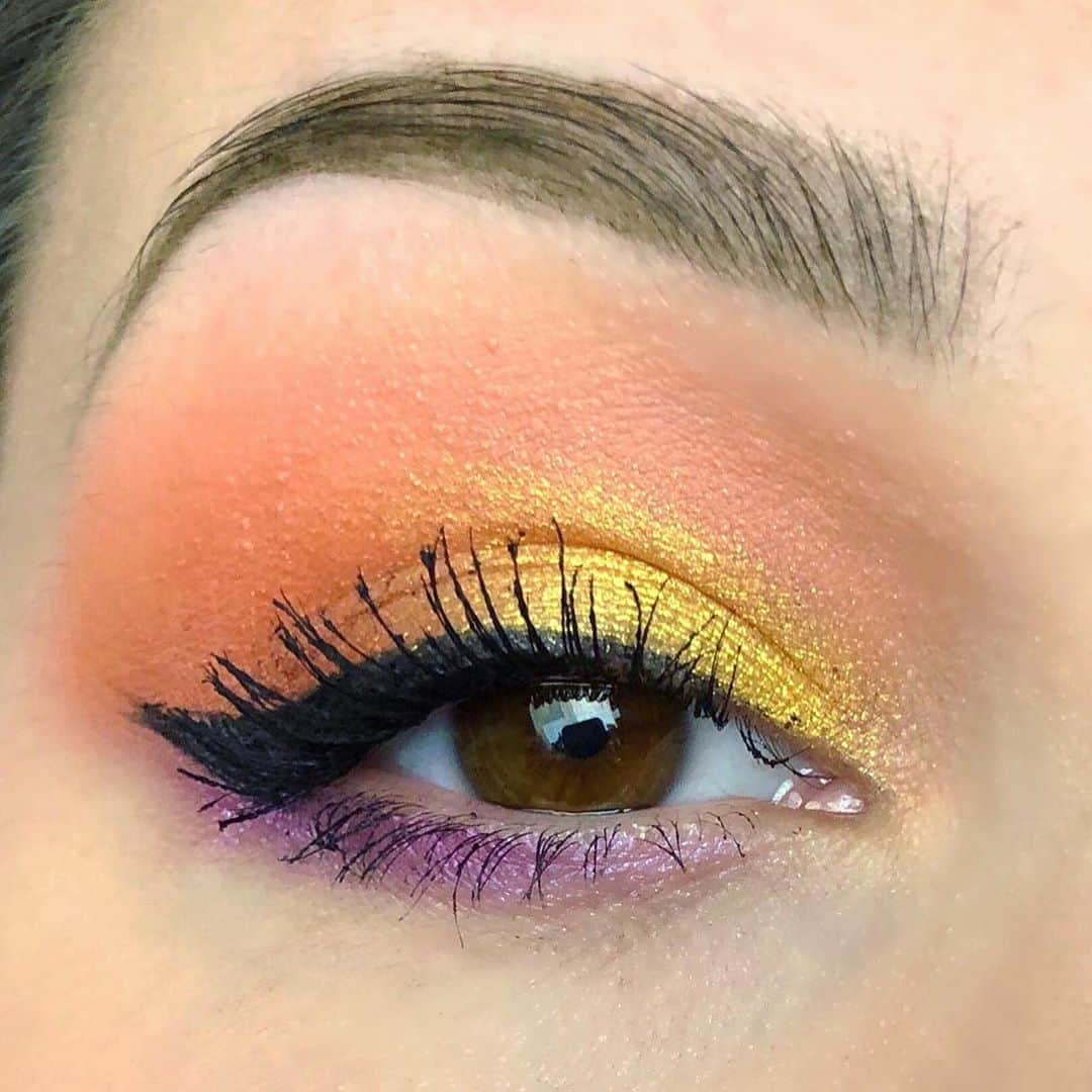 ipsyさんのインスタグラム写真 - (ipsyInstagram)「This eye look by @cantmakeupthis is serving us allll the summer vibes. ✨  IPSY #IPSYFutureYou   Product used: @baileysarian x estatemakeup Venice Fling Palette」8月31日 3時06分 - ipsy