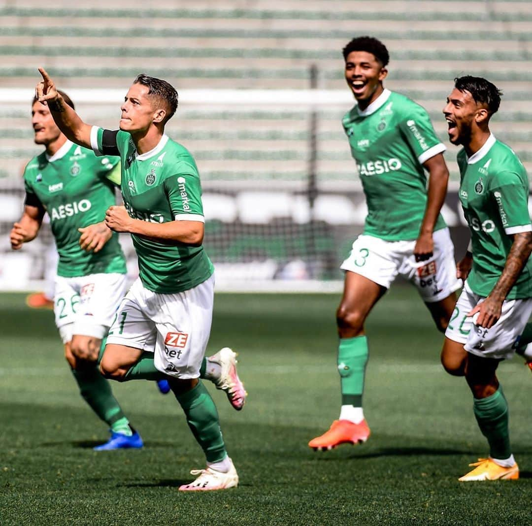 リーグ・アンさんのインスタグラム写真 - (リーグ・アンInstagram)「🆚 #ASSEFCL (2-0) ⚽️⚽️ @r.hamouma21 s'offre un doublé et permet à l'@asseofficiel de remporter son premier match de @ligue1ubereats ✅✅ !   ⚽️ ⚽️ Romain Hamouma hits a double to lead ASSE to a win in their first match of the season in Ligue 1 Uber Eats ✅✅ ! • • #Ligue1UberEats #RomainHamouma #Hamouma #ASSE #ASSaintEtienne #StadeGeoffroyGuichard #SaintEtienne」8月31日 3時21分 - ligue1ubereats