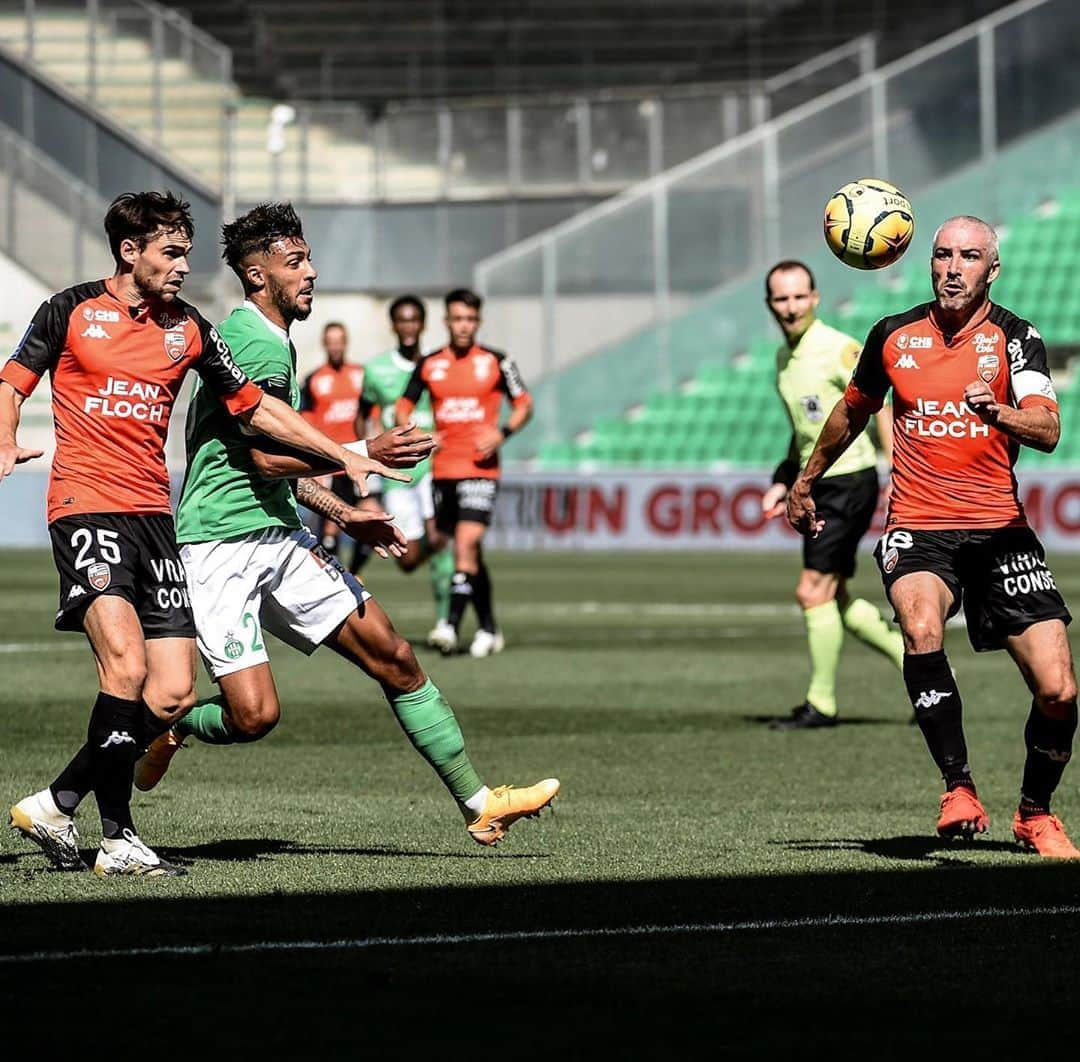 リーグ・アンさんのインスタグラム写真 - (リーグ・アンInstagram)「🆚 #ASSEFCL (2-0) ⚽️⚽️ @r.hamouma21 s'offre un doublé et permet à l'@asseofficiel de remporter son premier match de @ligue1ubereats ✅✅ !   ⚽️ ⚽️ Romain Hamouma hits a double to lead ASSE to a win in their first match of the season in Ligue 1 Uber Eats ✅✅ ! • • #Ligue1UberEats #RomainHamouma #Hamouma #ASSE #ASSaintEtienne #StadeGeoffroyGuichard #SaintEtienne」8月31日 3時21分 - ligue1ubereats