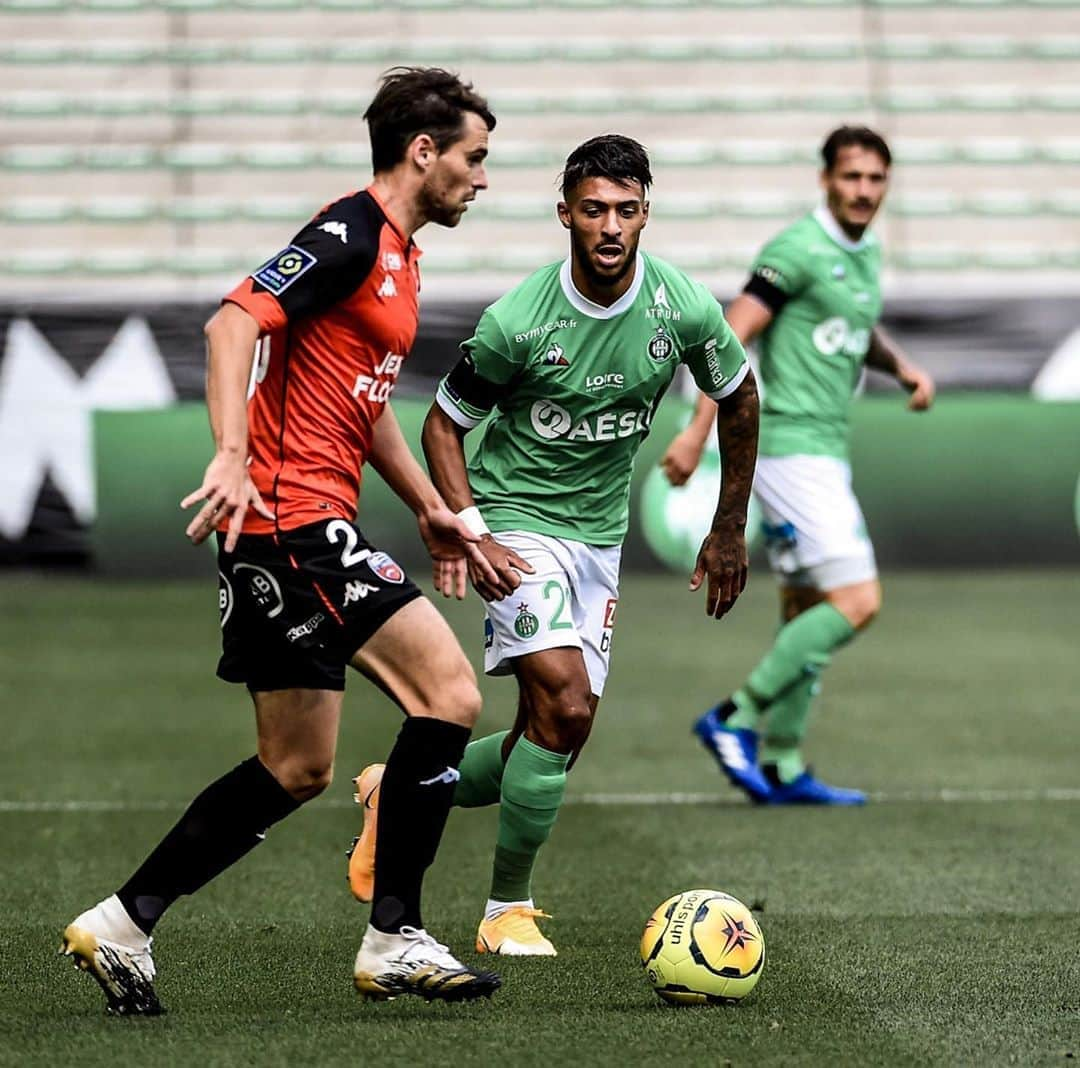 リーグ・アンさんのインスタグラム写真 - (リーグ・アンInstagram)「🆚 #ASSEFCL (2-0) ⚽️⚽️ @r.hamouma21 s'offre un doublé et permet à l'@asseofficiel de remporter son premier match de @ligue1ubereats ✅✅ !   ⚽️ ⚽️ Romain Hamouma hits a double to lead ASSE to a win in their first match of the season in Ligue 1 Uber Eats ✅✅ ! • • #Ligue1UberEats #RomainHamouma #Hamouma #ASSE #ASSaintEtienne #StadeGeoffroyGuichard #SaintEtienne」8月31日 3時21分 - ligue1ubereats