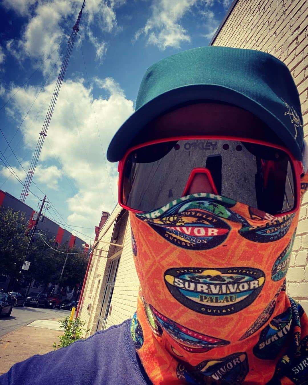 スティーヴン・アメルのインスタグラム：「I love wearing a mask.」