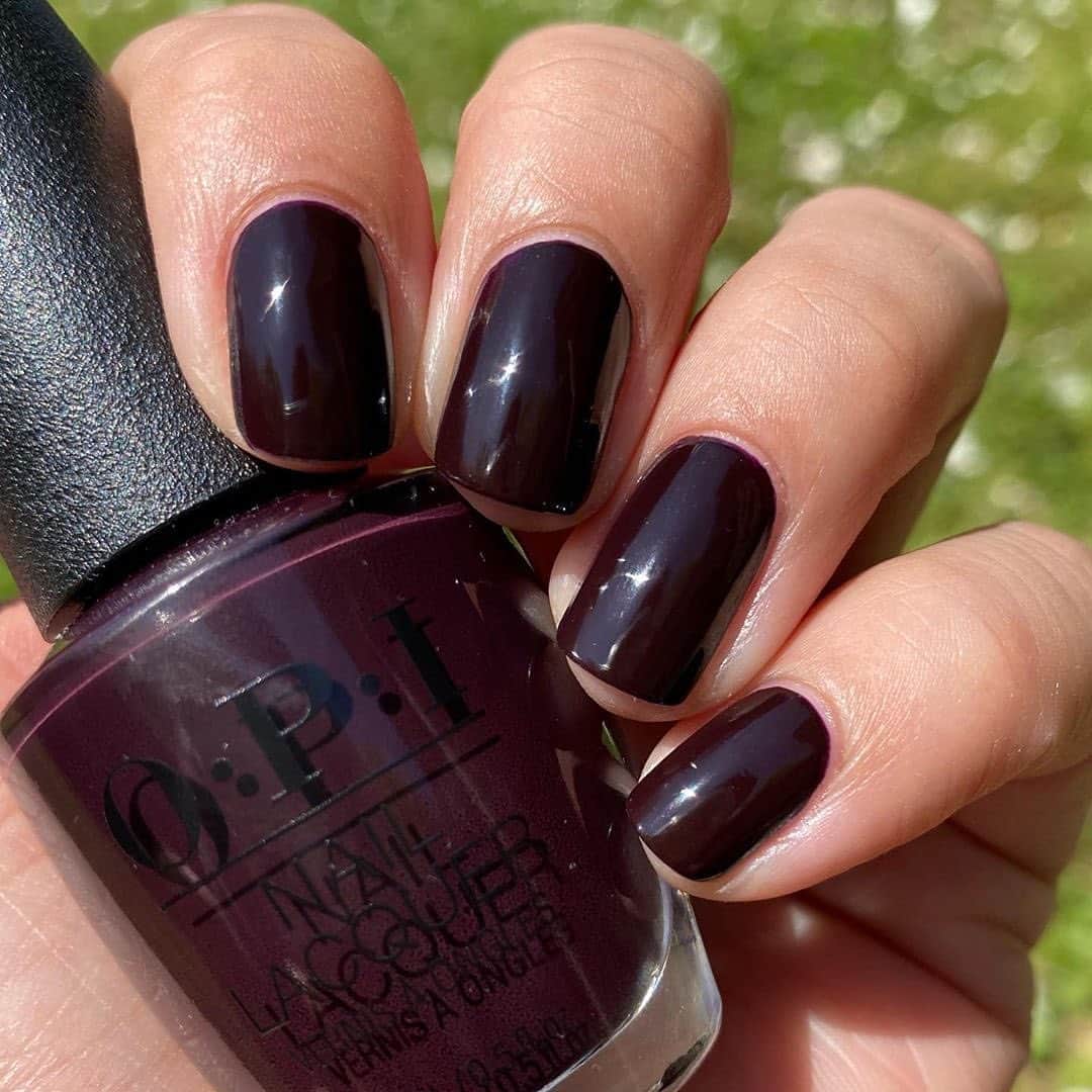 OPIさんのインスタグラム写真 - (OPIInstagram)「Who else is #OPIObsessed with this pleasing purple? 🖤  @mylacqueredlife  Shade: #GoodGirlsGonePlaid   #nails #nailsofinstagram #nails💅 #nailpolish #opi #opiobsessed #coloristheanswer」8月31日 3時40分 - opi