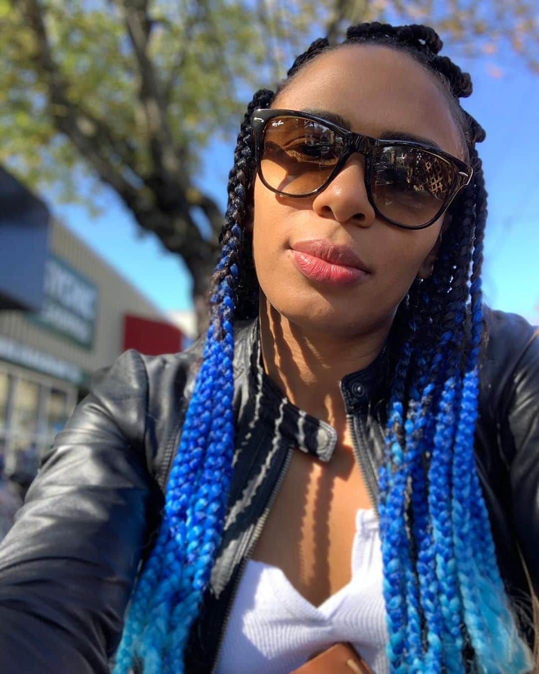 エリカ・ミランダのインスタグラム：「Nigga 👩🏾‍🦱」