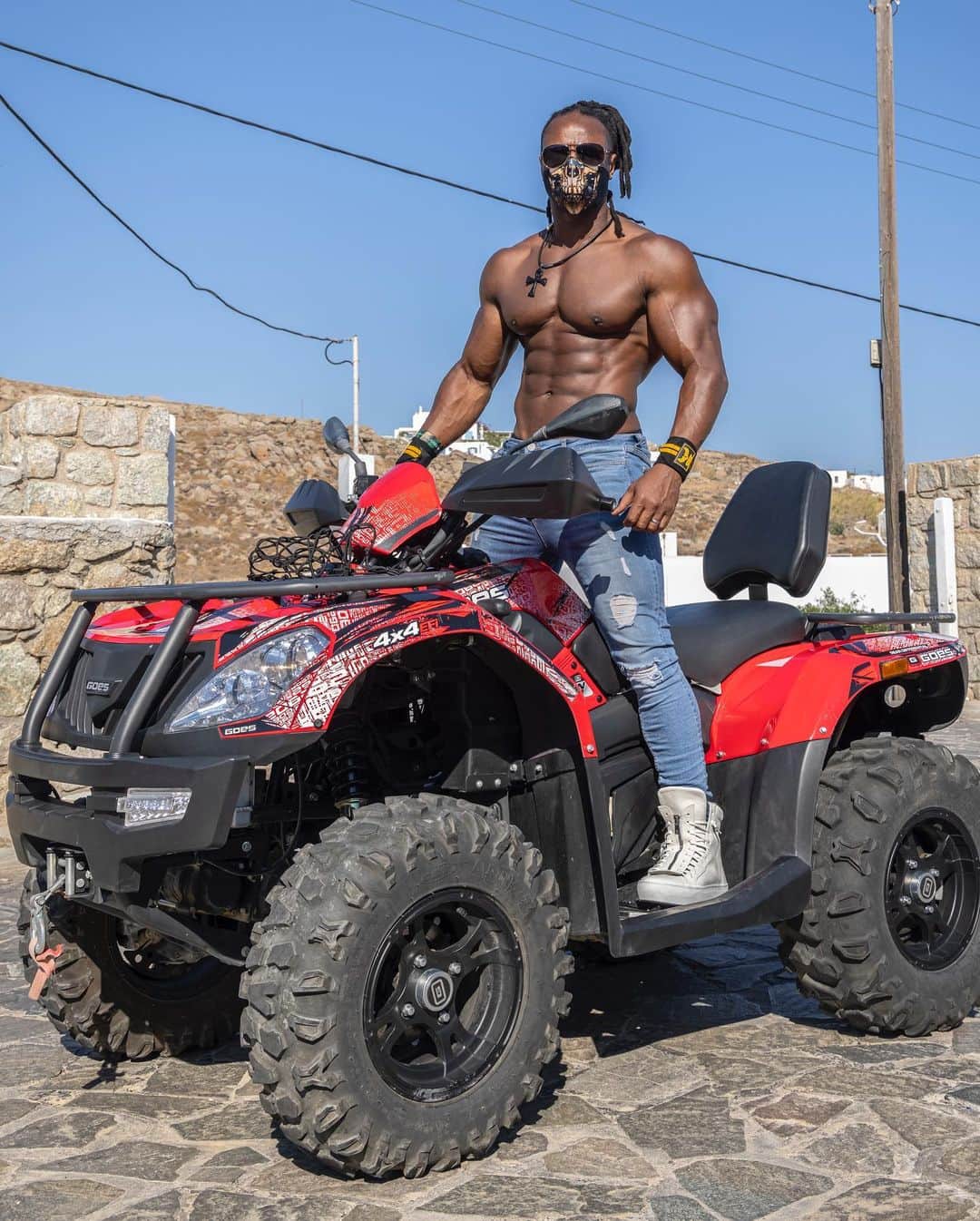 Ulissesworldさんのインスタグラム写真 - (UlissesworldInstagram)「Awesome day out today 🤙🏾  Ride or Die @sharah_ulisses 🖤 _ 📷 @szilveszter_zoli」8月31日 3時51分 - ulissesworld