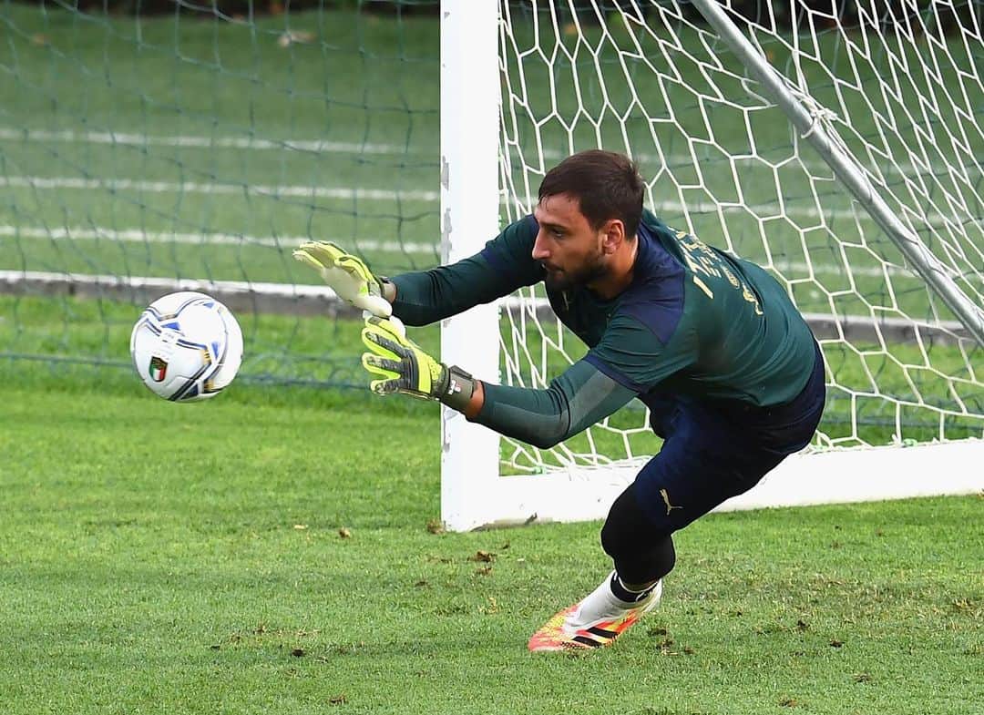 ジャンルイジ・ドンナルンマのインスタグラム：「Voglia di ripartire #NationsLeague 🇮🇹」