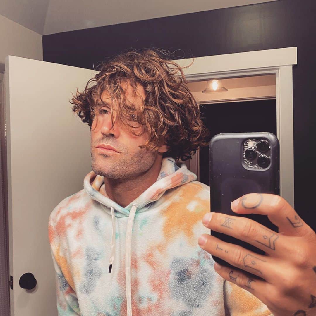 ブロディ・ジェンナーのインスタグラム：「Beach bum」