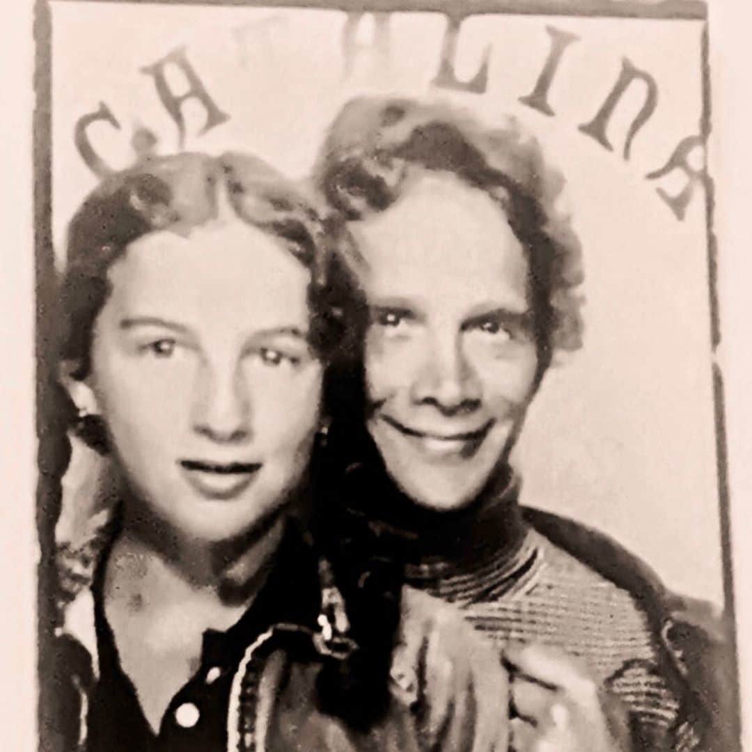 ジェニファー・グレイのインスタグラム：「i used to love going on little adventures with my dad @joelgnyc i don’t remember much about this photo booth pic but from the background, it seems we were on catalina, and from my braids & catalina’s proximity to LA, i can assume we were living in malibu at that time... so that makes it around 1971, and if it was 1971, we were probably listening to #marvingaye  #mercymercyme  ahh mercy mercy me ah things aren’t what they used to be” swipe 👈🏻 and ⬆️ sound 💖 to know what i am missing. #thingsarentwhattheyusedtobe  #imiss... what do you miss?」