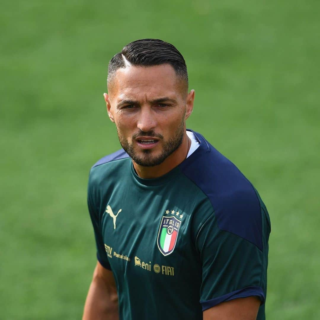 ダニーロ・ダンブロージオさんのインスタグラム写真 - (ダニーロ・ダンブロージオInstagram)「Sempre un grande orgoglio 🇮🇹 🙏🏼 @azzurri #italia#nationsleague @claudiovillaphotographer 📸」8月31日 5時20分 - danilodambrosioreal