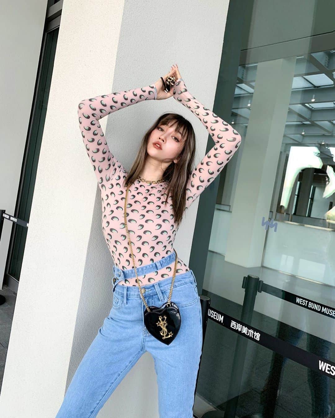 チン・インヒのインスタグラム：「🌙」