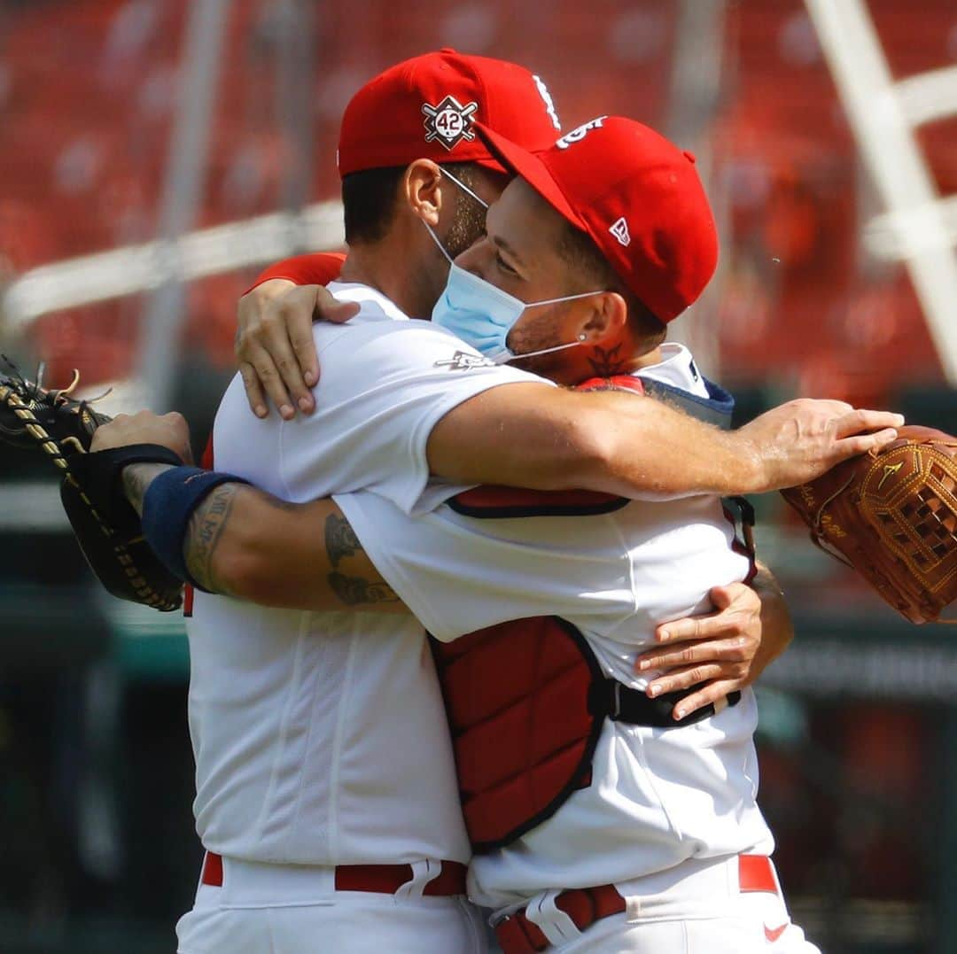 セントルイス・カージナルスさんのインスタグラム写真 - (セントルイス・カージナルスInstagram)「Brothers 🥰」8月31日 6時06分 - cardinals