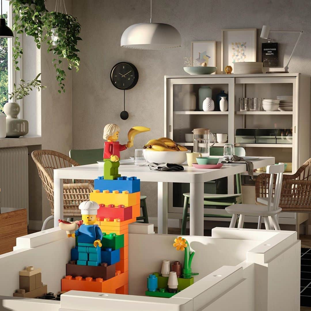 HYPEBEASTさんのインスタグラム写真 - (HYPEBEASTInstagram)「#hypeAF: @ikeausa and @lego have come together for a surprising, but very well-matched, BYGGLEK collection. Drawing from IKEA’s love for storage and LEGO’s fascination with fun to develop playful storage solutions, the collaboration sees three white storage boxes that come decorated with tiny plugs and a 201-piece collection of bricks, food items and minifigures in different colors. Look for it to release at IKEA’s website and stores come October 1. ⁠⠀ Photo: IKEA」8月31日 15時57分 - hypebeast