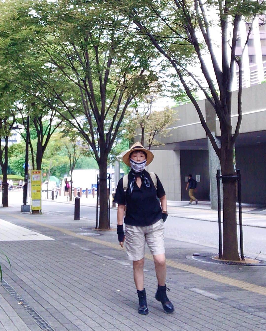 小川知子さんのインスタグラム写真 - (小川知子Instagram)「#歩く🚶🏻‍♀️🚶🏻‍♀️🚶🏻‍♀️ #今日は過ごしやすい #ショートブーツ🥾が好き #ケンタッキー #小川知子」8月31日 16時04分 - tomoko_ogawa_