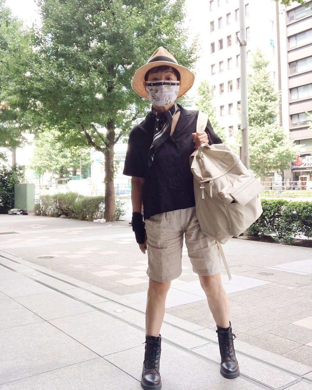 小川知子さんのインスタグラム写真 - (小川知子Instagram)「#歩く🚶🏻‍♀️🚶🏻‍♀️🚶🏻‍♀️ #今日は過ごしやすい #ショートブーツ🥾が好き #ケンタッキー #小川知子」8月31日 16時04分 - tomoko_ogawa_
