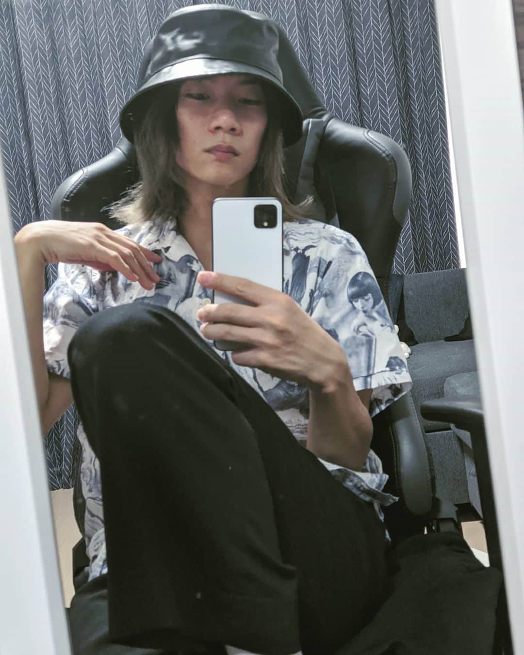 山田海斗さんのインスタグラム写真 - (山田海斗Instagram)「生魚のニオイがする　  hat: #古着 shirts: #orglory pants: #basisbroek」8月31日 16時07分 - kaito_yamada_nb