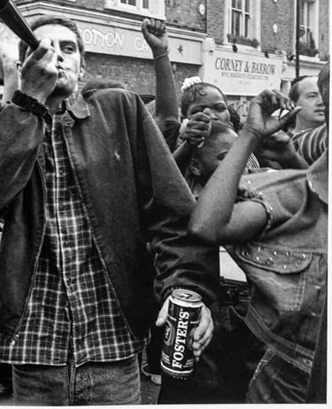 アンダーグラウンドのインスタグラム：「August Bank Holiday and it should be time for Notting Hill Carnival. Obvs cancelled this year so you'll have to kick up your own party at home and wait it out until 2021.⁠ The image is from the Notting Hill Carnival book from Cafe Royal Books and available from the UNDERGROUND BOOK COLLECTION with a direct link in the bio.⁠ ⁠ Have a great bank holiday all the same.」