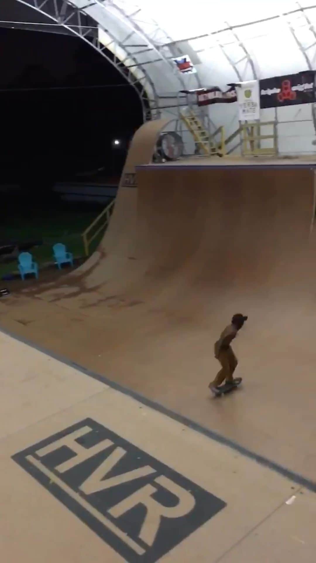 ワカ・フロッカ・フレイムのインスタグラム：「🛹 @drolife #skateboard #vert @wallybin」