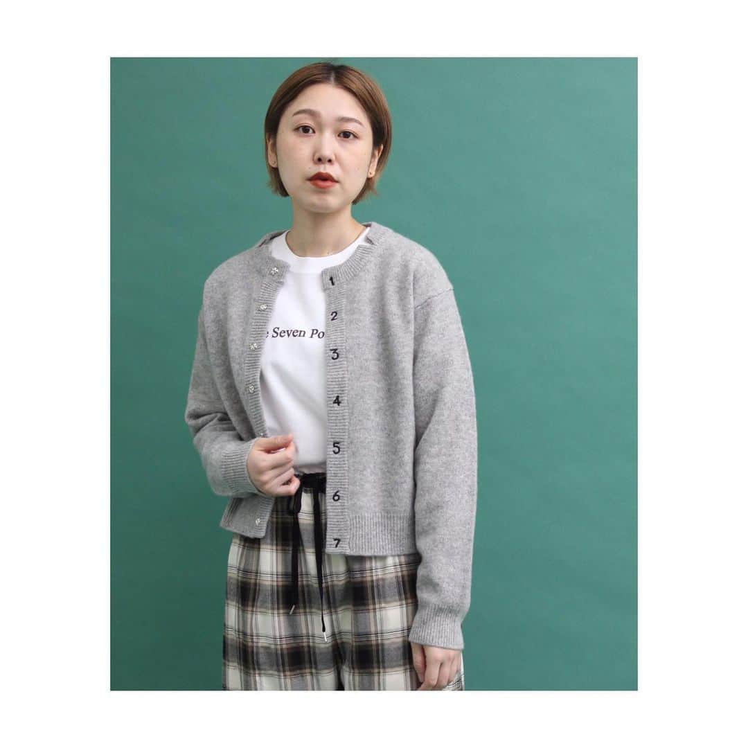 iami_official_instagramさんのインスタグラム写真 - (iami_official_instagramInstagram)「【 reservation】  定番の数字刺繍カーディガン。  いつもの単色に加えてマルチカラーが新登場。カラーブロックがおもちゃのよう。  lime/gray/navy/ mulch yellow/mulch pink  crew neck ¥10,100+tax  V neck ¥10,100+tax  zozotown.ambidex storeにてご予約受付中。 ____________________________  #iamiinfact  #latlierdusavon  @latelier_du_savon_official  @ambidex_store」8月31日 8時53分 - iamiinfact