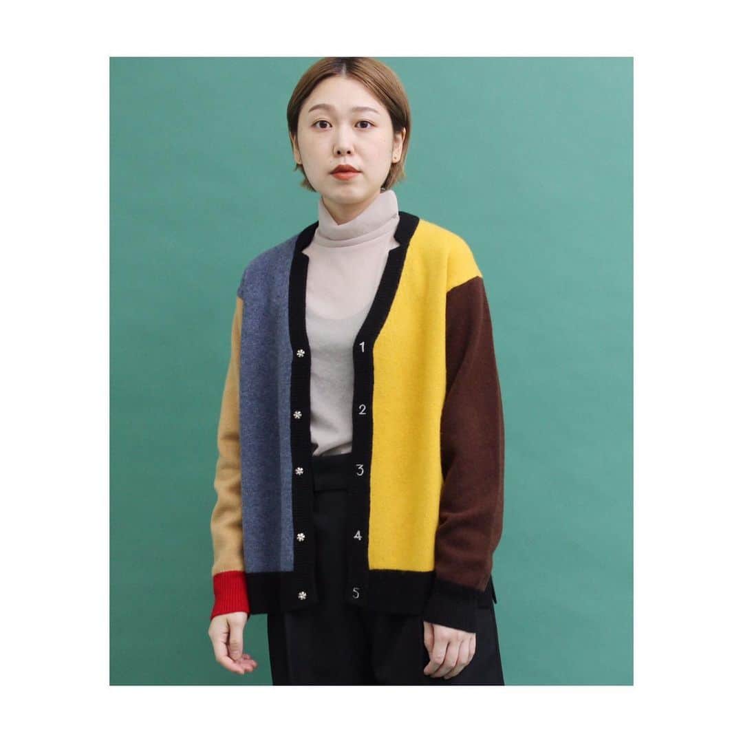 iami_official_instagramさんのインスタグラム写真 - (iami_official_instagramInstagram)「【 reservation】  定番の数字刺繍カーディガン。  いつもの単色に加えてマルチカラーが新登場。カラーブロックがおもちゃのよう。  lime/gray/navy/ mulch yellow/mulch pink  crew neck ¥10,100+tax  V neck ¥10,100+tax  zozotown.ambidex storeにてご予約受付中。 ____________________________  #iamiinfact  #latlierdusavon  @latelier_du_savon_official  @ambidex_store」8月31日 8時53分 - iamiinfact