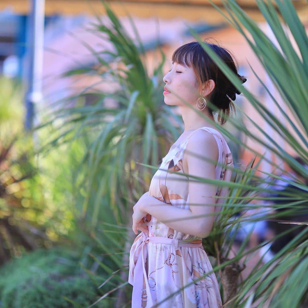 舘林佳史のインスタグラム：「天川汐梨写真集出版決定😍💕﻿ ﻿ 静岡のポートレートモデル天川汐梨ちゃんがAilinQで個撮可能になりました😱💕✨﻿ @ailinq_studio ﻿ 役者やダンスもやっていつのでポージングや表情の作り方も上手なモデルさんです。﻿ ﻿ 天川汐梨さんを撮ってみたい方は是非ご依頼お待ちしています🥰❣️ ﻿ ﻿ *☼*―――――*☼*―――――*☼*―――﻿ ﻿ 【AilinQモデル情報】 ⚫︎モデル名:天川汐梨﻿ ⚫︎生年月日:1998年6月22日﻿ ⚫︎身長:158﻿ ⚫︎服のサイズ:M﻿ ⚫︎靴のサイズ:24.5センチ﻿ ⚫︎主な撮影可能地域 :  静岡県 全域 ﻿ 地域外 可、地域外の場合(交通費等要相談でお願いします！﻿ ⚫︎趣味:健康美容、料理、撮影、芸能﻿ ⚫︎カメラマンへメッセージ:何でもできます💕一緒に素敵な写真を作りましょう😚💕﻿ ⚫︎実績: 撮影会モデル、フリーペーパー読者モデル﻿ ⚫︎水着・下着撮影: 可 要相談﻿ ⚫︎撮影可能な曜日:休みが不定期のため、希望を教えてください💕調節します！﻿ ﻿ ﻿ ーーーーーーーーーーーーーーーーーーー﻿ ﻿ ーーー﻿ ◆撮影料金﻿ 個撮:1時間5000円﻿ 基本3時間より受付中！﻿ ⚫︎15000円(休憩時間移動込み)﻿ オプション﻿ ⚫︎水着　5000円(要相談)﻿ ⚫︎下着　8000円(要相談)﻿ ﻿ ⚫︎2名以上参加 1人につきプラス10000円 ﻿ ーーーーーーーーーーーーーーーーーー﻿ こんな悩みをお持ちのカメラマンに﻿ おススメです✨﻿ ーーーーーーーーーーーーーーーーーー﻿ ✅ポートレート撮影をやってみたいけどモデルモデルが見つからない。﻿ ✅モデルと一対一でポートレート撮影したい。﻿ ✅撮影会だと撮りたい構図の写真が撮れない。﻿ ✅モデル2人でツイン撮影したい。﻿ ✅友達のカメラマンと一緒にモデルを撮りたい。﻿ ✅モデルとメイクさんを呼んで作品作りをしたい。﻿ ✅スタジオで個撮したい。﻿ ✅海や山で撮影したい。﻿ ✅水着撮影したい。﻿ ✅仕事帰りに撮影したい。﻿ ✅夜景やネオンで撮りたい。﻿ ✅フォトコンにチャレンジしたい。﻿ ✅美容院スタイリストの作品作りコンテストモデル探しや撮影をしたい。カメラマンも探している。﻿ ✅プロのフォトグラファーを 目指している。﻿ ✅プロのカメラマンと同行してもらって勉強したい。﻿ ✅自分の都合の良い日や時間に合わせて撮影がしたい。﻿ ーーーーーーーーーーーーーーーーーー﻿  個人撮影の依頼お問い合わせは以下の内容を記入しLINE  ID510661(舘林)﻿ かDM下さい📩﻿ ーーーーーーーーーーーーーーーーーー﻿ 件名《個撮モデル依頼》﻿ ⚫︎氏名:﻿ ⚫︎年齢:﻿ ⚫︎お住まい:﻿ ⚫︎連絡先:﻿ ⚫︎LINE ID:﻿ ⚫︎インスタID:﻿ ⚫︎カメラ歴: 年﻿ ⚫︎希望モデル名:﻿ ⚫︎希望日:﻿ ⚫︎希望時間:﻿ ⚫︎希望集合場所:  駅や施設名﻿ ⚫︎希望撮影地: 湘南  鎌倉 横浜 ○○公園 等﻿ ⚫︎移動手段: 徒歩  車﻿ ⚫︎希望衣装: ドレス・ロングスカート・ミニスカート・ワンピース・普段着・カジュアル・ショーパン・お任せ・着物・水着その他﻿ ⚫︎衣装(モデルさんに持って来て欲しい・自分で用意したい)﻿ ﻿ ーーーーーーーーーーーーーーーーーー﻿ #清水のいいとこ #グラビアアイドル﻿ #個撮﻿ #個撮モデル﻿ #ポートレートモデル﻿ #モデル﻿ #ポトレモデル﻿ #撮影会﻿ #撮影会モデル﻿ #撮影会イベント ﻿ #写真集﻿ #グラビアモデル﻿ #グラビア撮影﻿ #グラビアモデル﻿ #モデルデビュー﻿ #モデル募集﻿ #かわいすぎる﻿ #かわいい女の子 ﻿ #撮影依頼﻿ #被写体モデル ﻿ #カメラが好き ﻿ #インスタ映え﻿ #ストロビスト﻿ #シューティング﻿ #撮影依頼募集中﻿ #ポートレート撮影﻿ #セクシーショット﻿ #ポートレートモデル募集 ﻿ #ファインダー越しの私の世界﻿ #ドラマティックストーリーフォト﻿ #AilinQ」