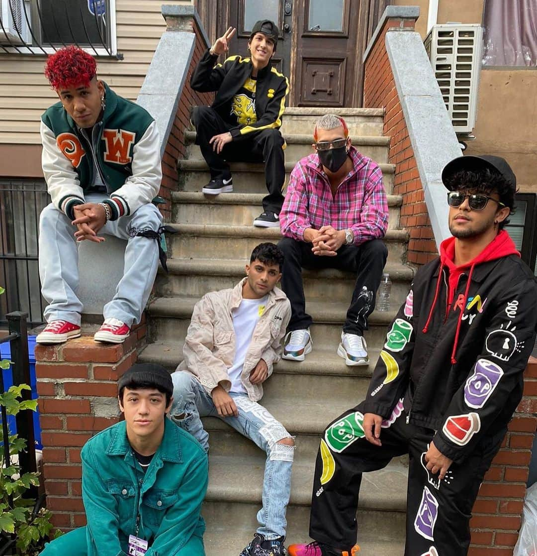 カイル・ハナガミさんのインスタグラム写真 - (カイル・ハナガミInstagram)「@cncomusic. We’re ready for the VMA Stage.」8月31日 9時33分 - kylehanagami