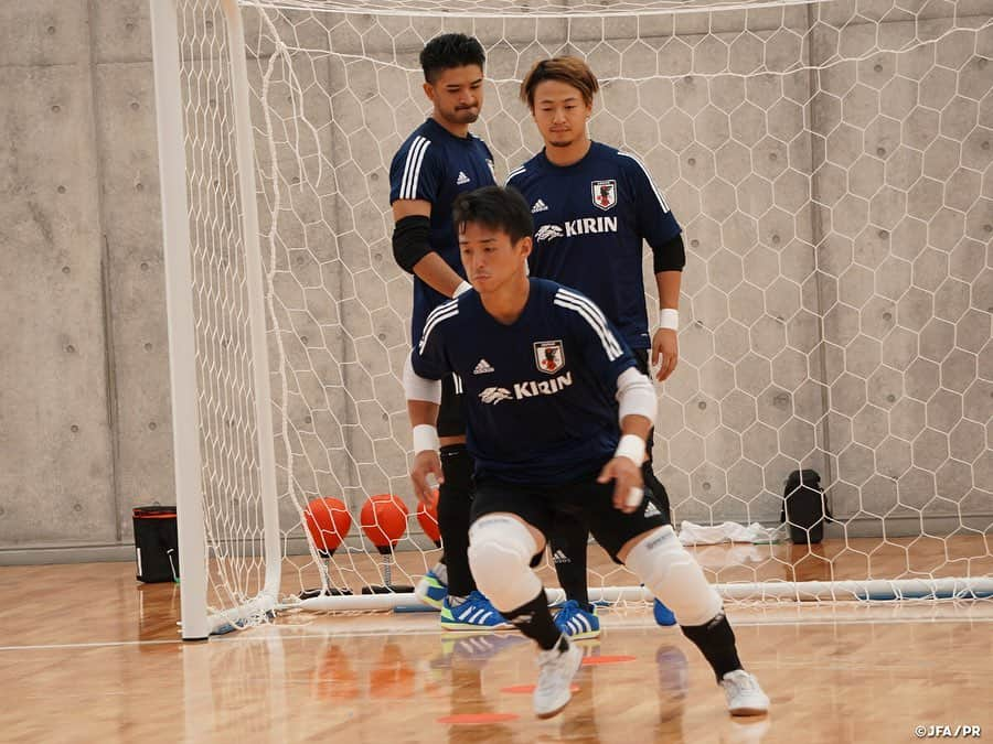 日本サッカー協会さんのインスタグラム写真 - (日本サッカー協会Instagram)「#フットサル日本代表 候補 トレーニングキャンプ 選手コメント  8月25日(火)より #高円宮記念JFA夢フィールド で始まった4日間のトレーニングを終えました。  GK #矢澤大夢 選手（#バサジィ大分 ） 「今回は怪我から復帰後初めての代表活動ということで、久しぶりにとても刺激を受けた4日間でした。また新たに課題も見つかったので、チームで取り組んでいきたいと思います。そして、リーグ戦でいい結果を出し、また代表に選ばれるように頑張ります。」  FP #滝田学 選手（#バルドラール浦安 ） 「グループ全体として質、強度共に高いトレーニングが積み上げられました。AFC選手権まで時間はありませんが、各々がクラブに戻り、できる最大限の努力をしていく必要を感じました。」  #jfa #daihyo #futsal」8月31日 10時17分 - japanfootballassociation