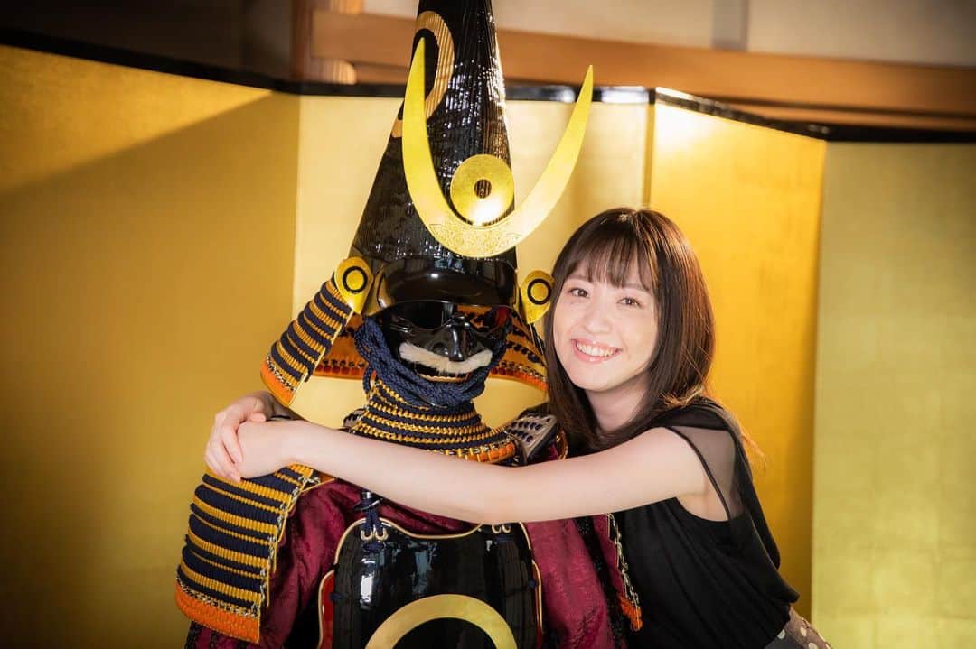 船岡咲のインスタグラム：「・﻿ ・﻿ ﻿ ○﻿ ﻿ ﻿ フジテレビONE『鎧美女』に出演します。﻿ ﻿ 📺9月1日(火) 0:00〜0:30 (初回放送)﻿ ﻿ ▽甲冑とグラビアアイドルの融合。﻿ 歴史の裏側を学びながら甲冑と﻿ その中身に萌える渾身の30分！﻿ ﻿ ﻿ 甲冑：加藤清正／美女：船岡咲﻿ ﻿ ﻿ ﻿ めちゃくちゃ面白いです。﻿ 久々のバラエティ。﻿ ﻿ この人気番組に出られて嬉しい！﻿ 是非見てね。﻿  ﻿ ﻿ ﻿ #グラビア #グラドル #アイドル﻿ #グラビアアイドル﻿ #フジテレビ #フジテレビONE﻿ #鎧美女 #甲冑﻿ #加藤清正 #バラエティ﻿ #体張って頑張りました」