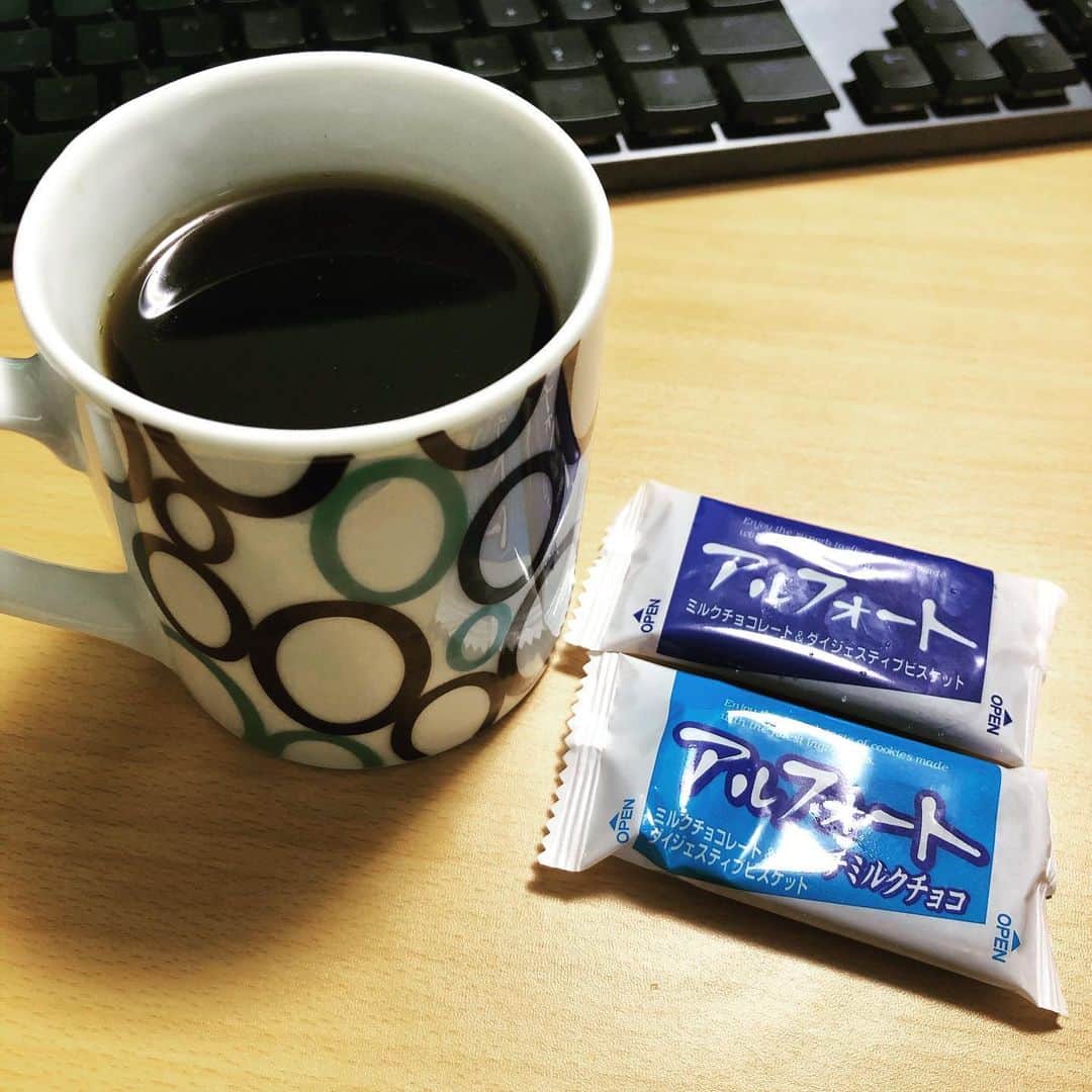 のインスタグラム：「☕️」