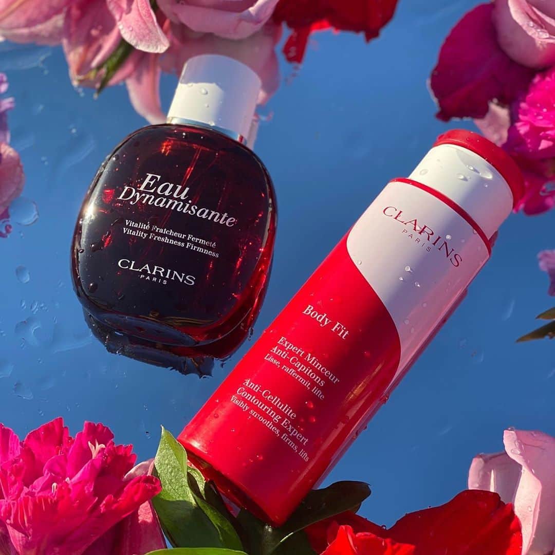 CLARINSさんのインスタグラム写真 - (CLARINSInstagram)「🌺🌹Soaking up the weekend with a couple of our summertime favorites - tell us your current #Clarins products ♥️  Pictured : Eau Dynamisante Treatment Fragrance + Body Fit」8月31日 10時45分 - clarinsusa