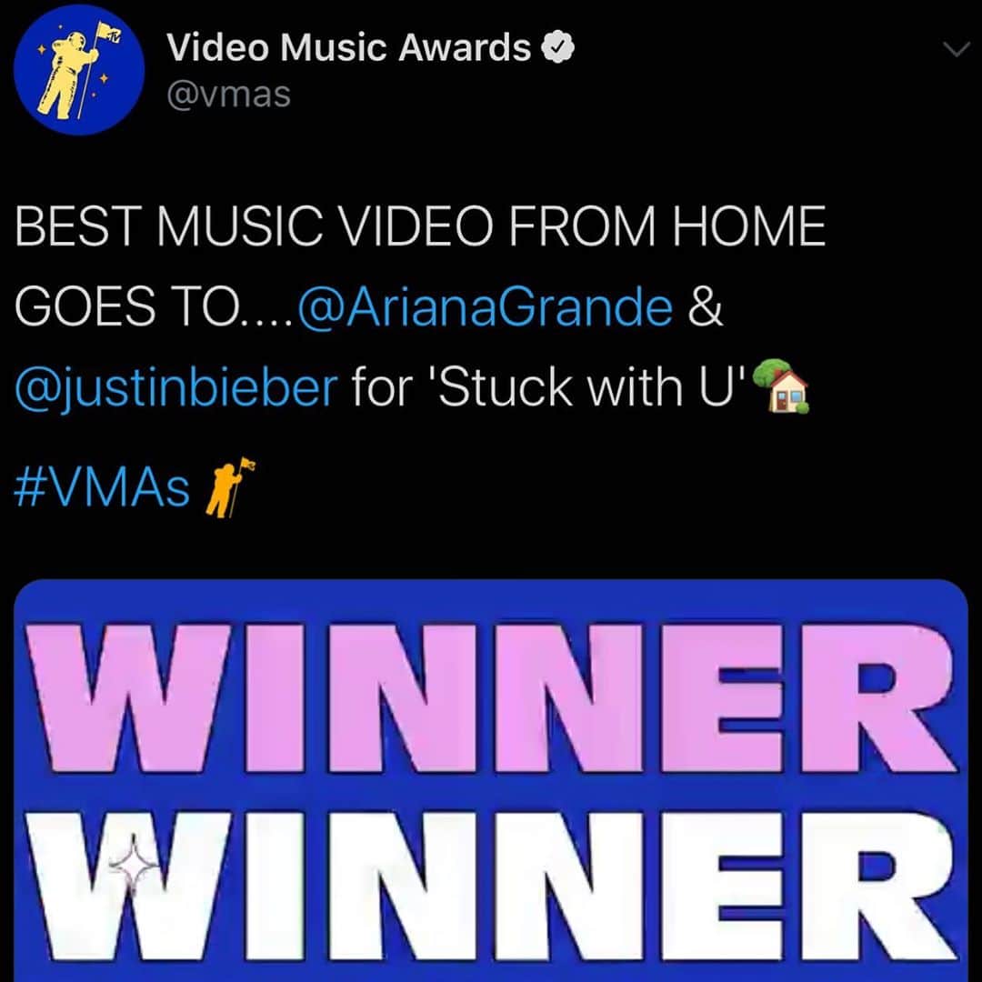 Alfredo Floresさんのインスタグラム写真 - (Alfredo FloresInstagram)「AHHHHH!!! WE WON A VMA! #STUCKWITHU 🏆 THANK YALL FOR VOTING!! 🤯🥳 @arianagrande @justinbieber !!! ✨」8月31日 10時47分 - alfredoflores