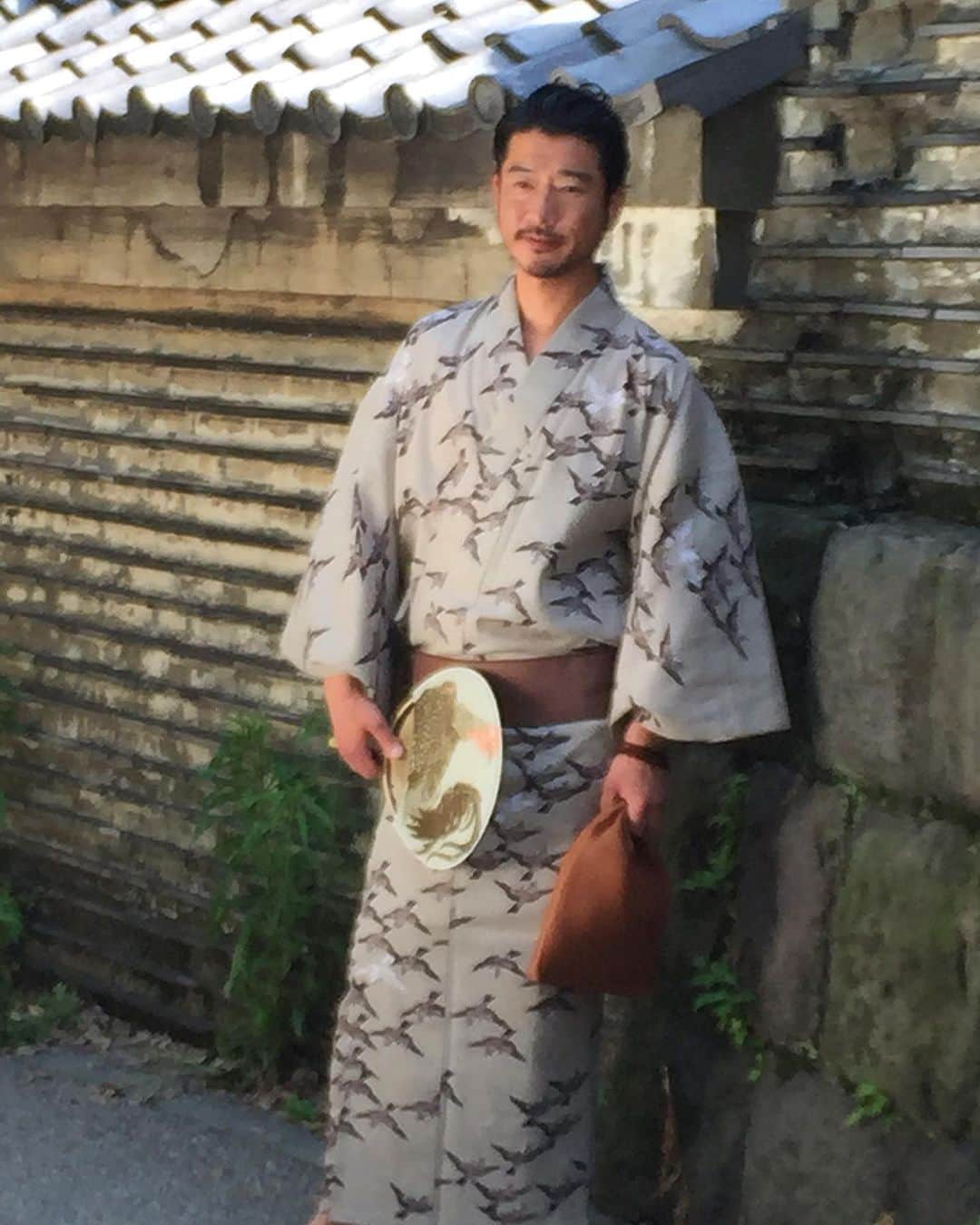 小塚源太のインスタグラム：「気付いたら8月も最終日🍵 今年はゆかたの出番もなく夏がおわりそうだ 来年こそは🛎 #traditional #japanese #yukata #menstyle」