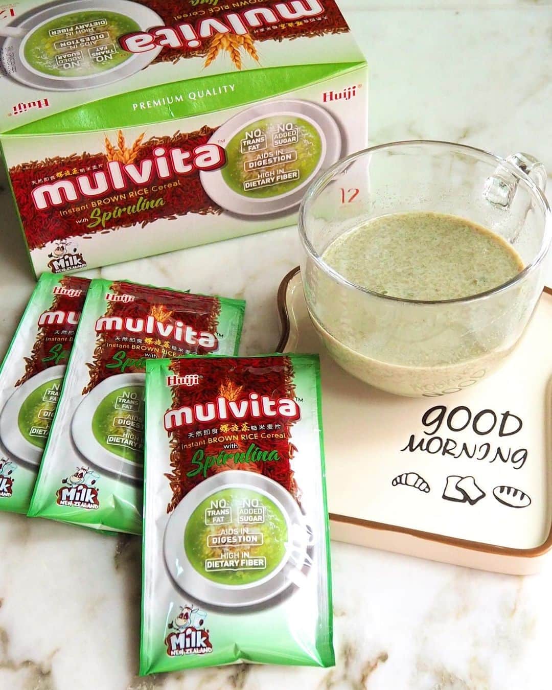 Li Tian の雑貨屋さんのインスタグラム写真 - (Li Tian の雑貨屋Instagram)「Starting the day right with @huijisingapore Multiva Instant Brown Rice Cereal blended with Spirulina 🍵 This hot nutritious cereal beverage is made with 100% NZ milk powder which helps in bone strengthening esp for kids and elderly. The whole grains and Spirulina helps to promote gut health and aids in digestion 😊  Even though there’s no added sugar or creamer, I truly enjoy the milky aroma and original taste of the cereal so I didn’t add any honey or other forms of sweetener. Highly recommended 👍  {Offer} @huijisingapore has launched the Multiva Brown Rice Cereal with a Spirulina and honey bundle set ($7.90) at QOO10, Shoppee and LazMall till 25 Sept 2020  • • • #singapore #breakfast #yummy #love #sgfood #foodporn #igsg #sgcafe #instafood #gourmet #onthetable #snacks #cafe #sgeats #f52grams #sweetstagram #sgcakes #mediadrop #feedfeed #pastry #foodsg #musttry #tasty #stayhomesg #sgblog #sgpromo #cereal」8月31日 12時22分 - dairyandcream